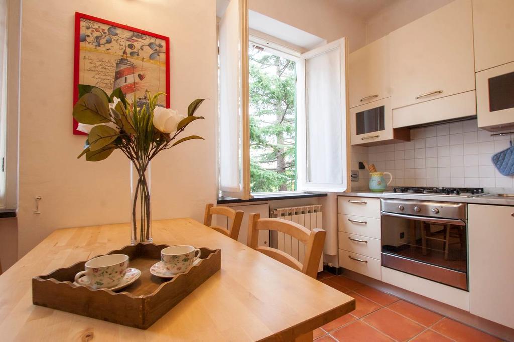 Altido Warm Flat For 4, Located In Quiet Area Genova